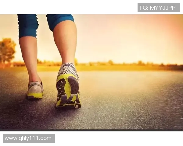 聚焦世界顶级足球运动员成长轨迹与赛场传奇故事全面深度解析